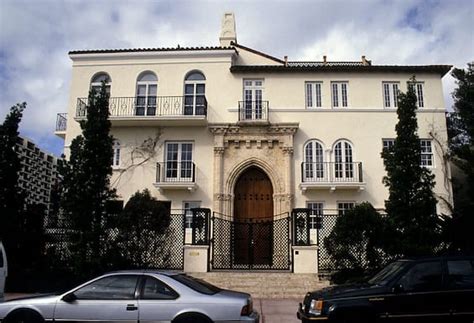 villa versace cadaveri|Miami, trovati 2 cadaveri nella villa dove fu ucciso Gianni Versace .